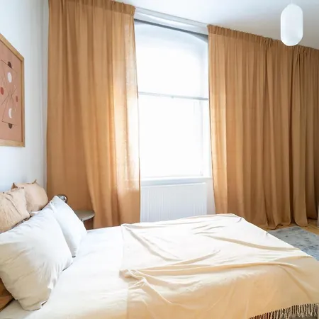 Lägenhet Roomsy Broniewskiego *