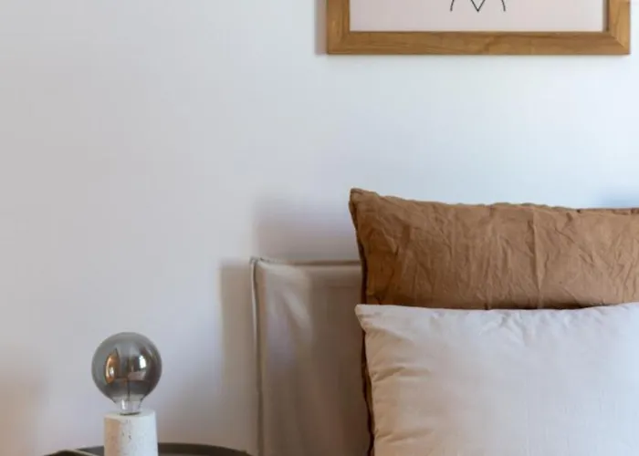 Roomsy Broniewskiego *